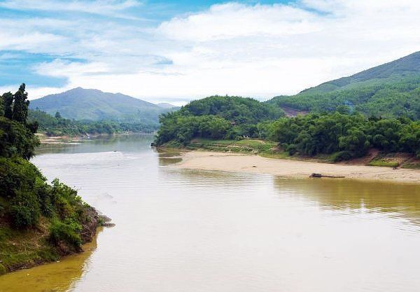 Tìm giải pháp đảm bảo an toàn nguồn nước, chống sạt lở trên lưu vực sông Vu Gia - Thu Bồn